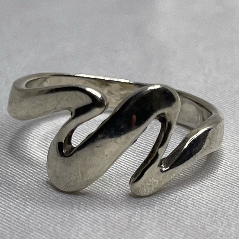 Sterling Silver Wavy Abstract Comfort Ring
